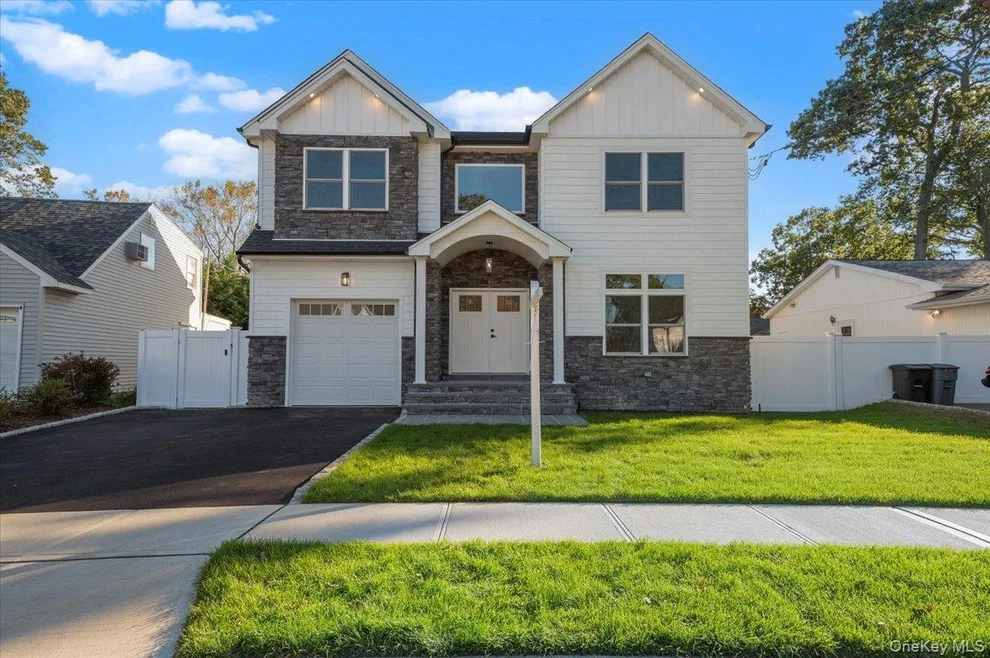 Unit for sale at 2282 Sycamore Place, Hempstead, NY 11566