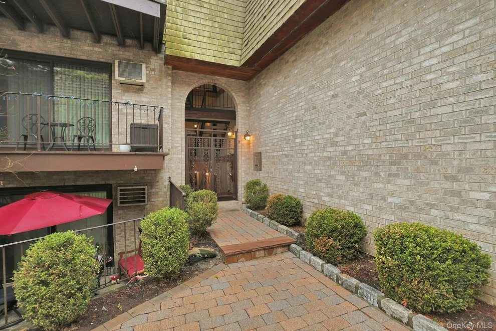 Unit for sale at 555 Central Park Avenue, Greenburgh, NY 10583