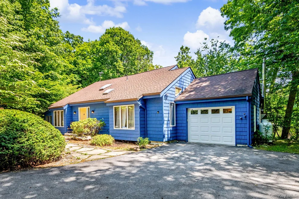 Unit for sale at 4 Loggers Court, Kent, NY 10512