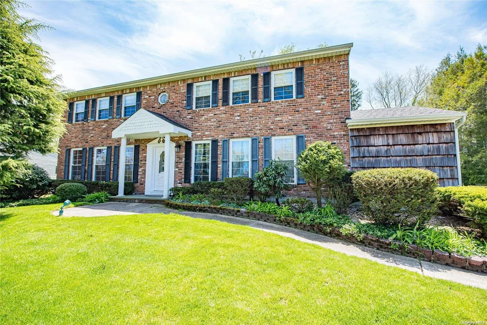 Unit for sale at 70 Steven Place, Smithtown, NY 11787