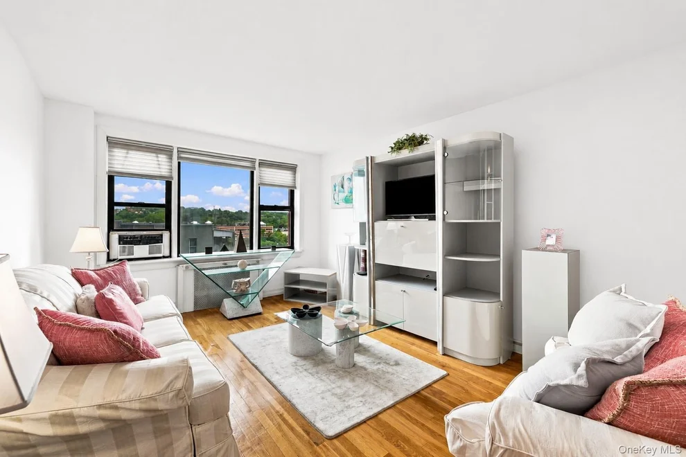 Unit for sale at 10 Franklin Avenue, White Plains, NY 10601