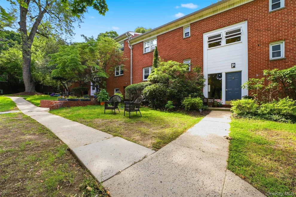 Unit for sale at 140 N Broadway, Greenburgh, NY 10533
