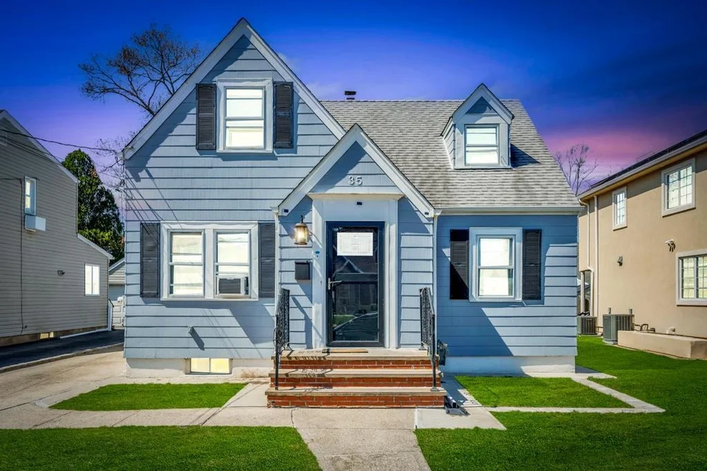 Unit for sale at 35 Grattan Street, North Hempstead, NY 11040
