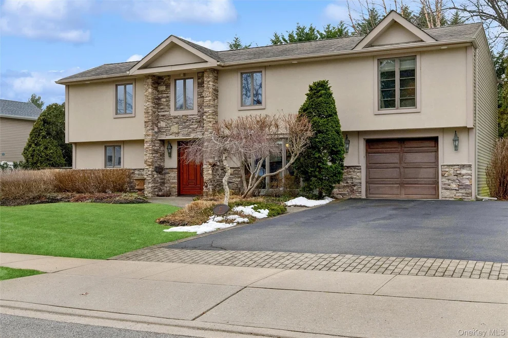 Unit for sale at 17 Dover Lane, Oyster Bay, NY 11804