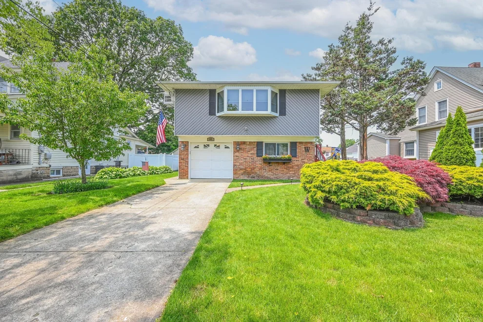 Unit for sale at 88 Elliott Place, Hempstead, NY 11520