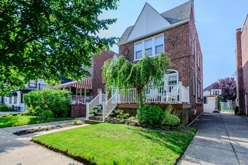 Unit for sale at 516 W Market Street, Long Beach, NY 11561