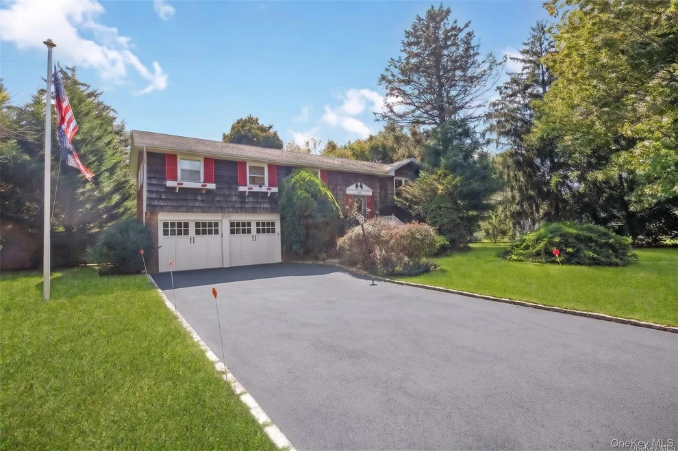 Unit for sale at 16 Wendy Lane, Huntington, NY 11731
