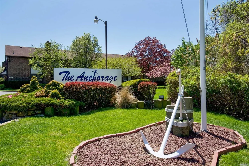 Unit for sale at 338 Mariners Way, Babylon, NY 11726