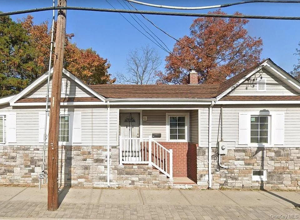 Unit for sale at 813 Prospect Avenue, North Hempstead, NY 11590