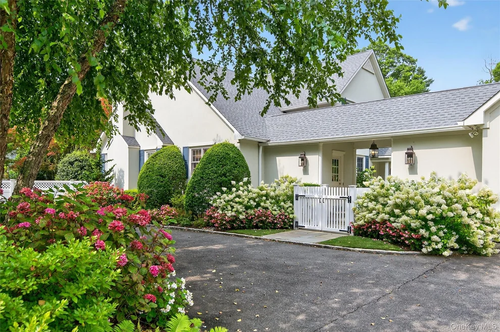 Unit for sale at 11 Morgan Lane, Glen Cove, NY 11560