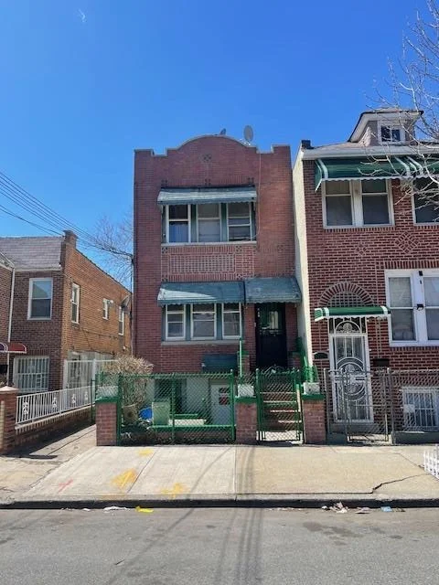 Unit for sale at 162 E 59th Street, New York, NY 11203