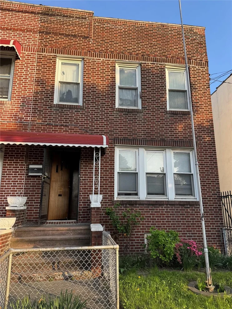Unit for sale at 2886 Randall Avenue, New York, NY 10465