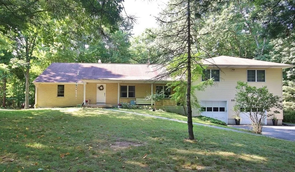 Unit for sale at 85 Old Phillips Hill Road, Clarkstown, NY 10956