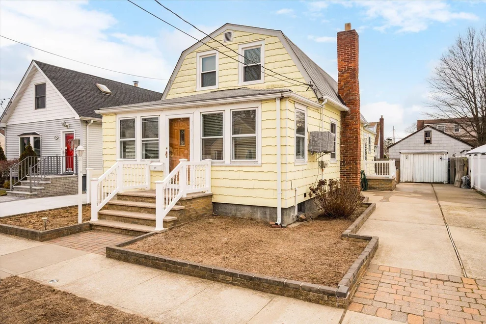 Unit for sale at 331 Doherty Avenue, Hempstead, NY 11003