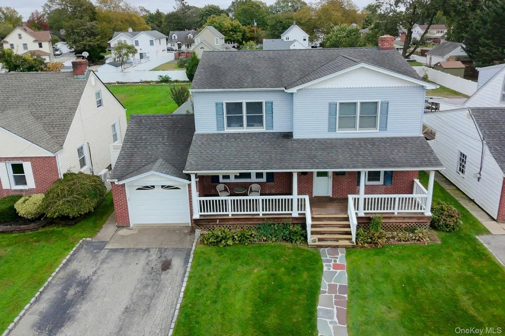 Unit for sale at 225 Cherry Street, Oyster Bay, NY 11735