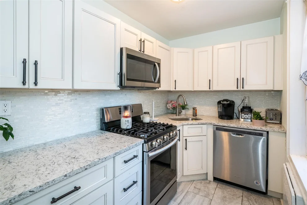 Unit for sale at 625 Gramatan Avenue, Mount Vernon, NY 10552