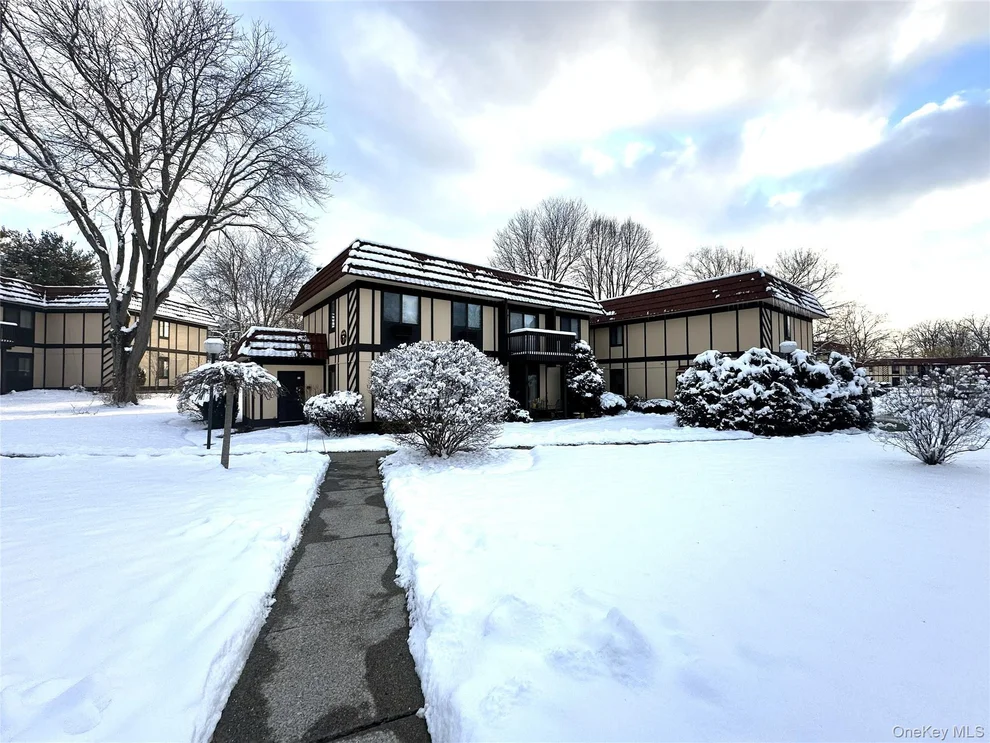 Unit for sale at 7 Loudon Drive, Fishkill, NY 12524