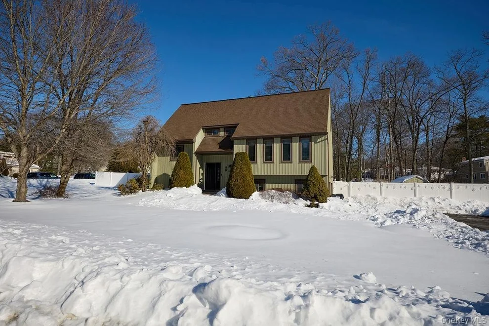 Unit for sale at 42 Rockwood Drive, Newburgh (Town), NY 12550