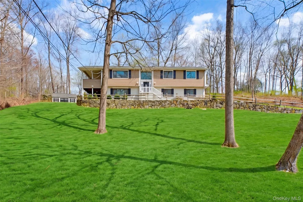 Unit for sale at 47 Stonehouse Road, Somers, NY 10589