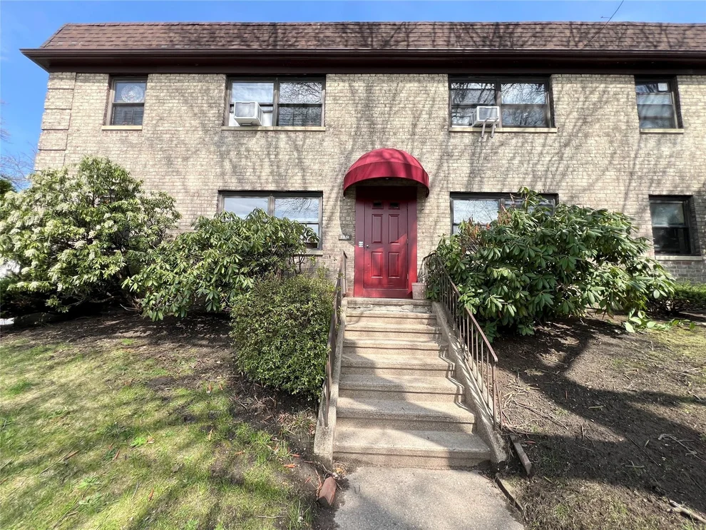 Unit for sale at 69-51 136th st, New York, NY 11367