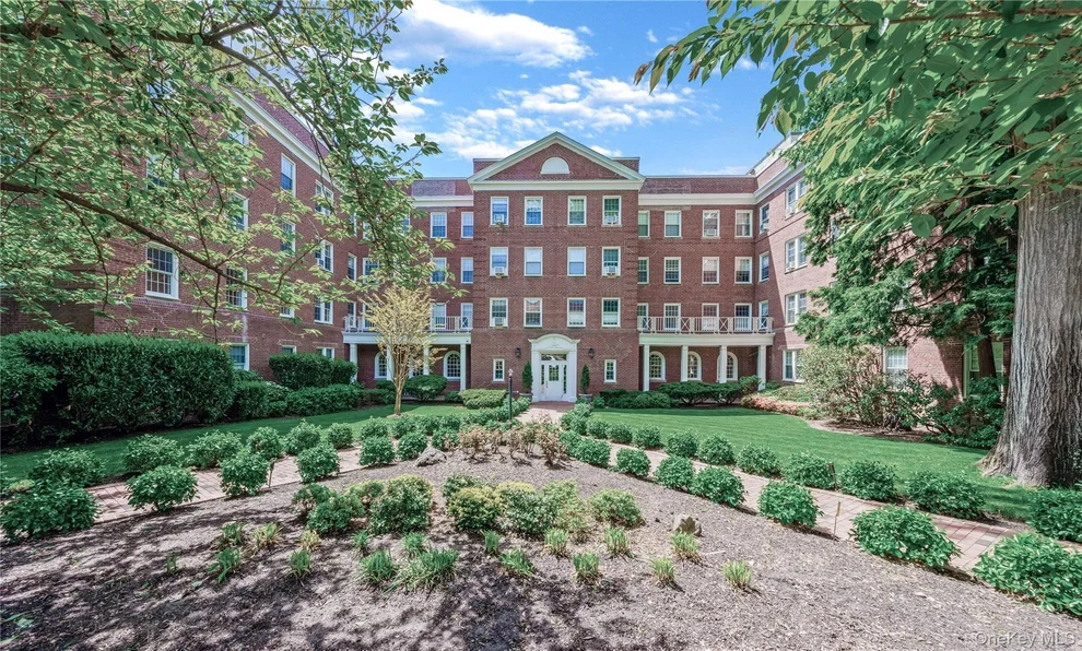 Unit for sale at 90 Knightsbridge Road, North Hempstead, NY 11021