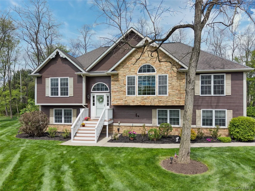 Unit for sale at 40 Paulette Lane, Wappinger, NY 12590