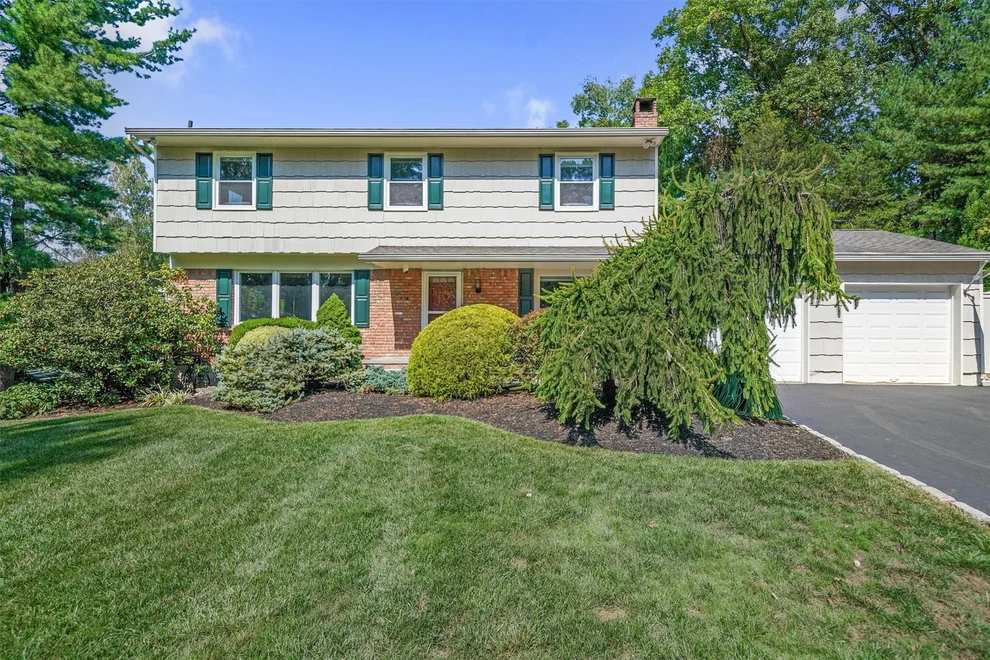 Unit for sale at 22 Sandstone Trail, Clarkstown, NY 10956
