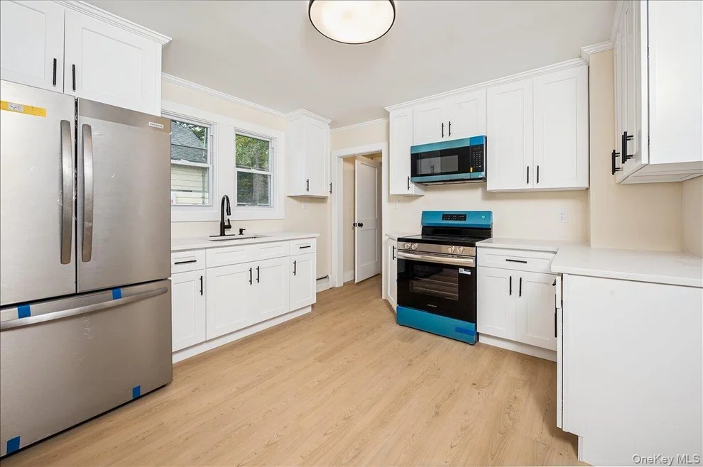 Unit for sale at 9 Greenbush Drive, Hyde Park, NY 12601