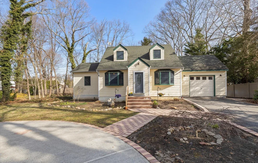 Unit for sale at 13 Teed Street, Huntington, NY 11746