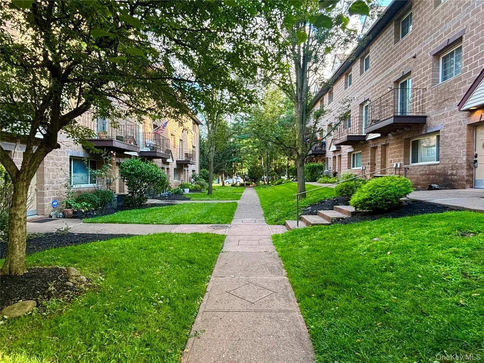 Unit for sale at 23 Klint Court, Clarkstown, NY 10954