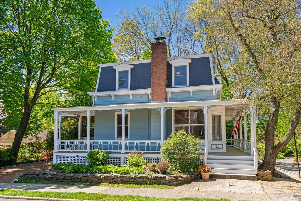 Unit for sale at 2 Glenlawn Avenue, Oyster Bay, NY 11579
