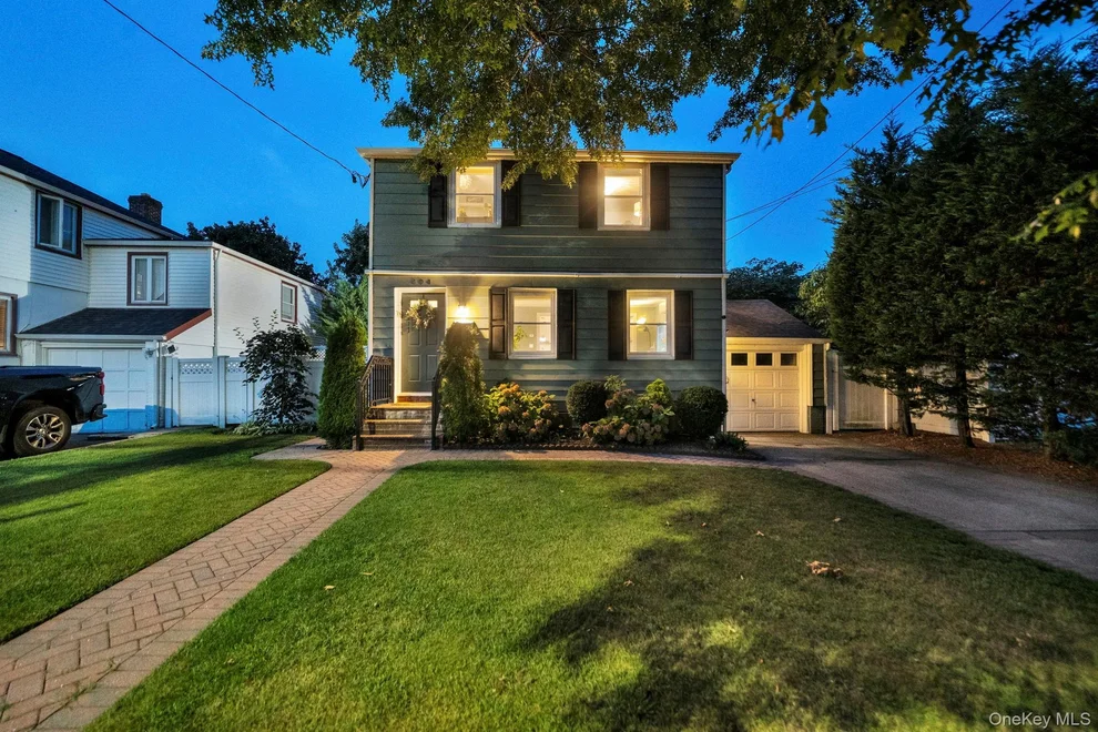 Unit for sale at 404 Little Whaleneck Road, Hempstead, NY 11566