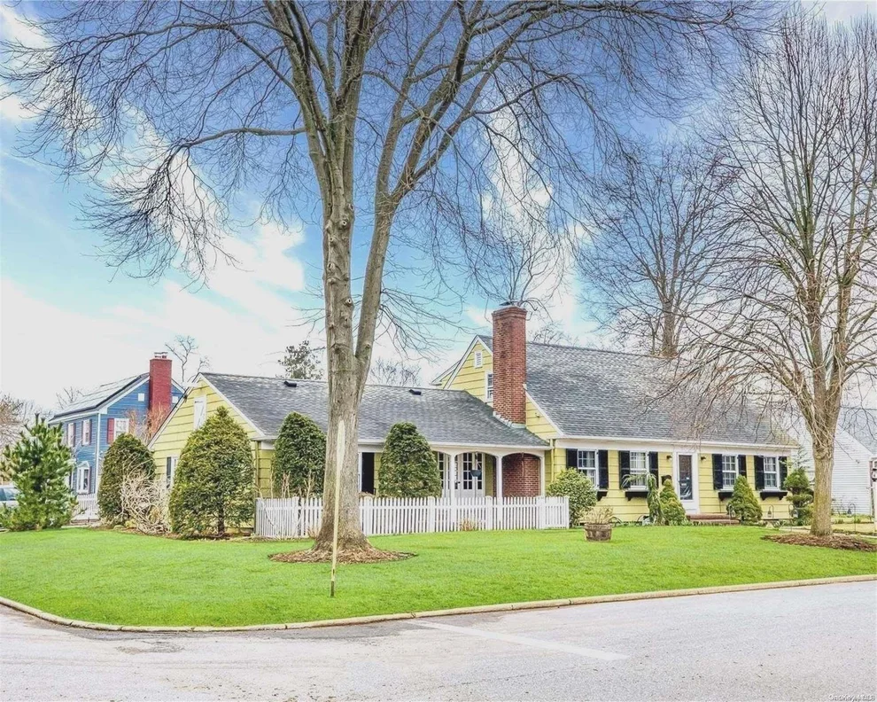 Unit for sale at 709 Clinton Street, North Hempstead, NY 11590