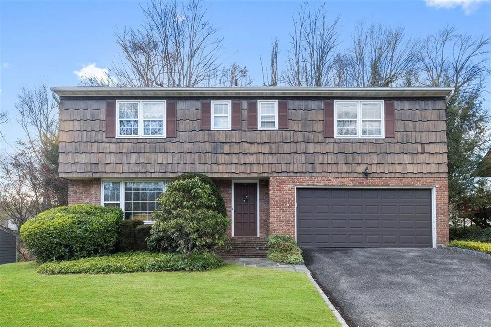 Unit for sale at 16 Reyna Lane, New Rochelle, NY 10804