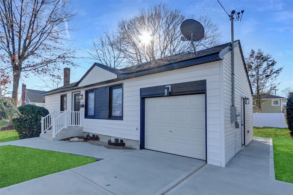 Unit for sale at 153 New York Avenue, North Hempstead, NY 11590