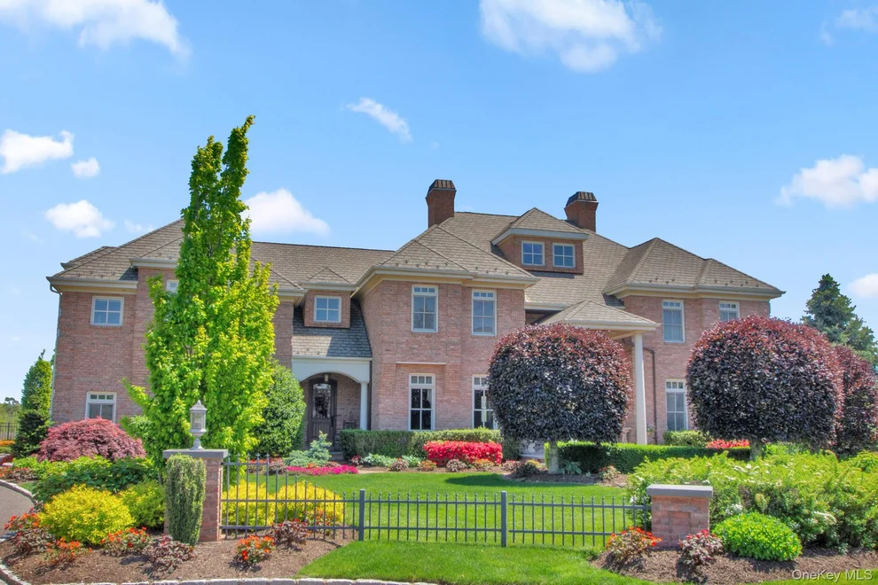 Unit for sale at 27 True Harbour Way, Islip, NY 11795