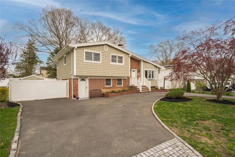 Unit for sale at 203 W 18th Street, Babylon, NY 11729