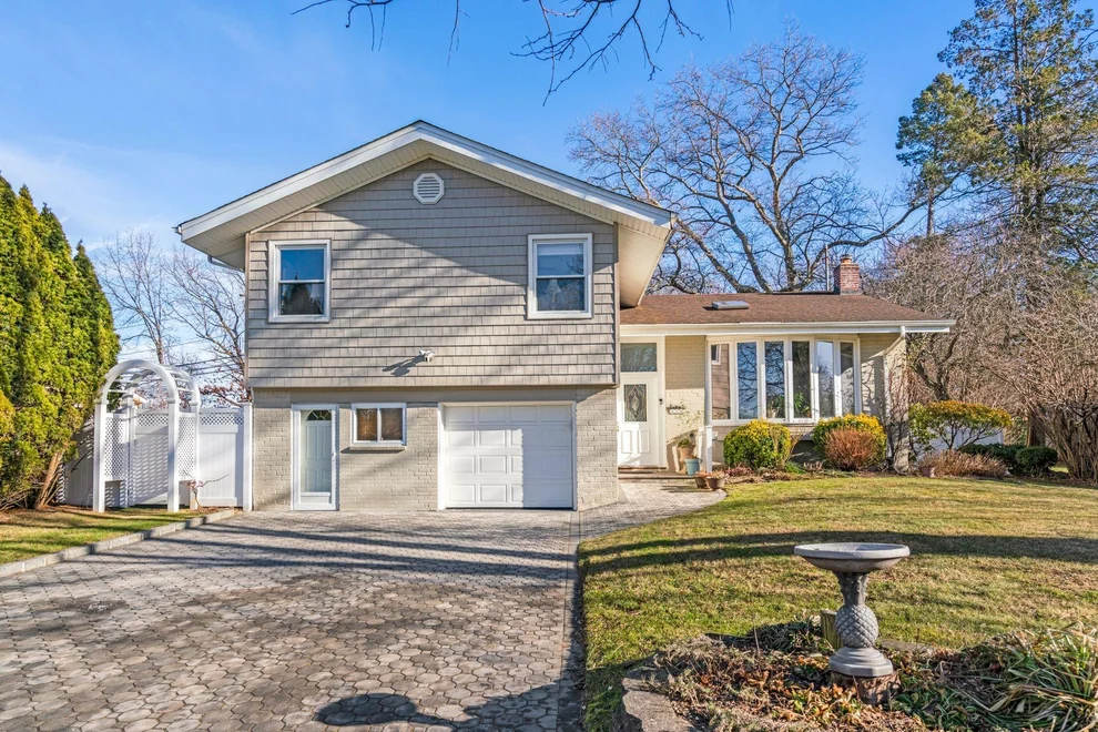 Unit for sale at 218 Birchwood Park Drive, Oyster Bay, NY 11753
