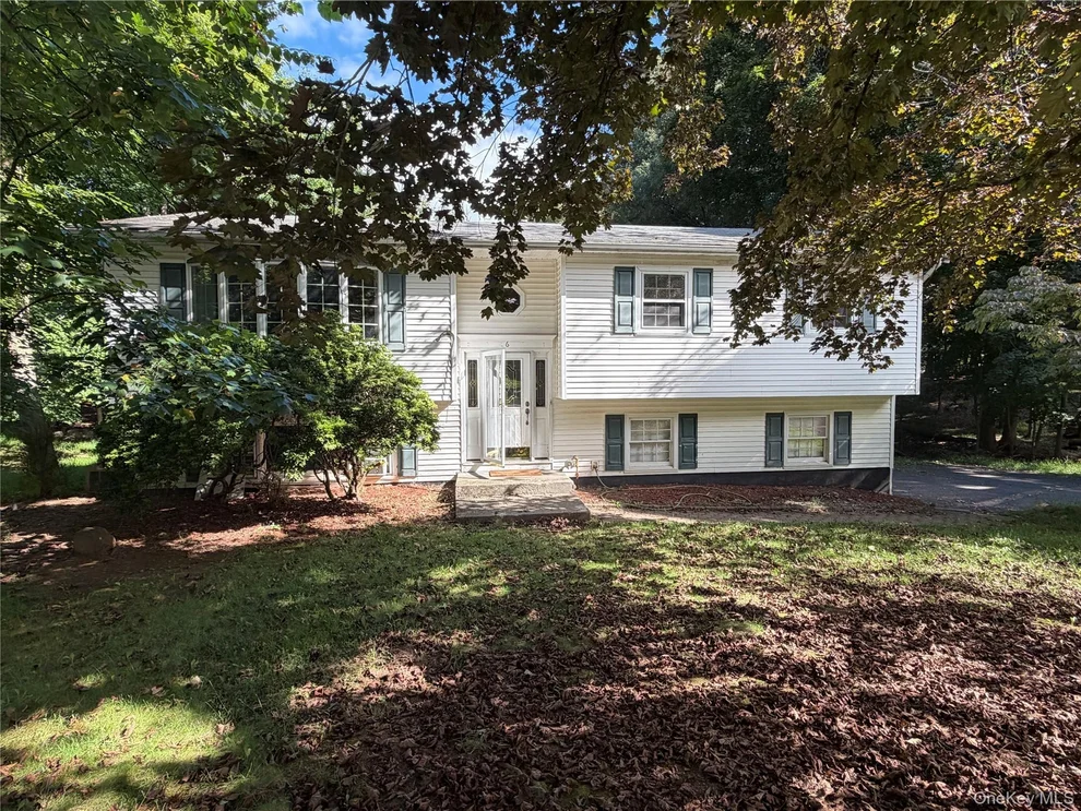 Unit for sale at 6 Bell Court, Ramapo, NY 10901