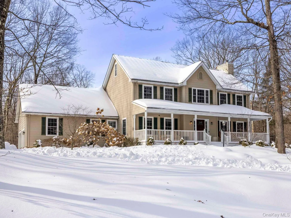 Unit for sale at 11 Tricia Boulevard, Lloyd, NY 12528
