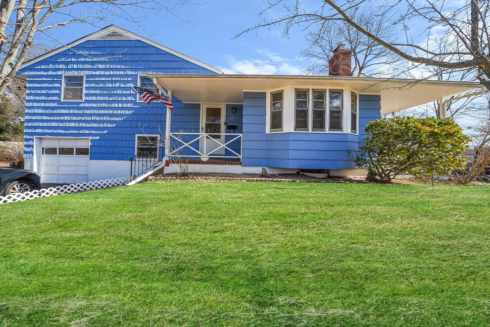 Unit for sale at 10 Jeanne Place, Huntington, NY 11731