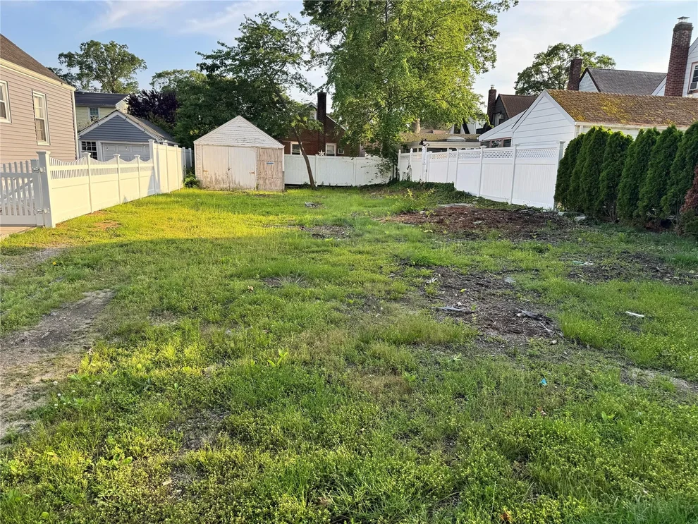 Unit for sale at 198 motley Street, Hempstead, NY 11580