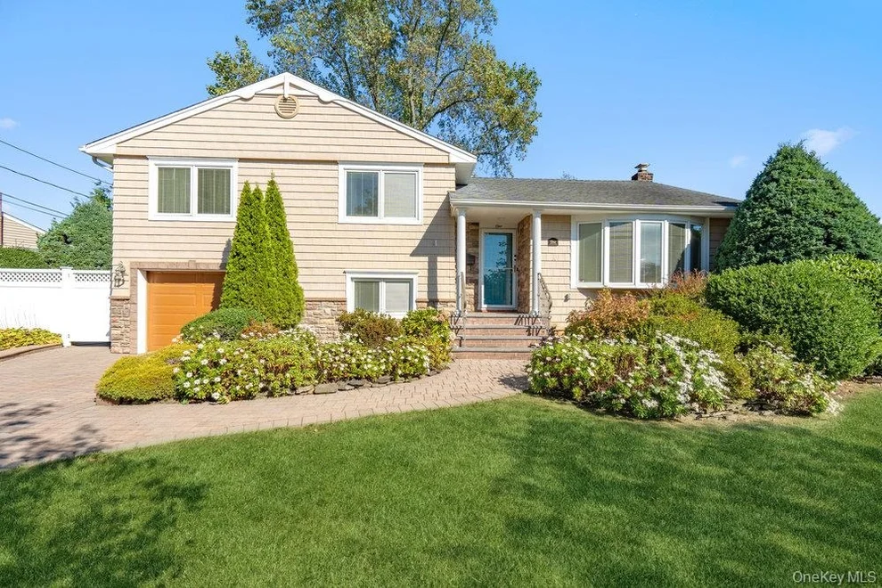 Unit for sale at 1 Jerome Drive, Oyster Bay, NY 11735