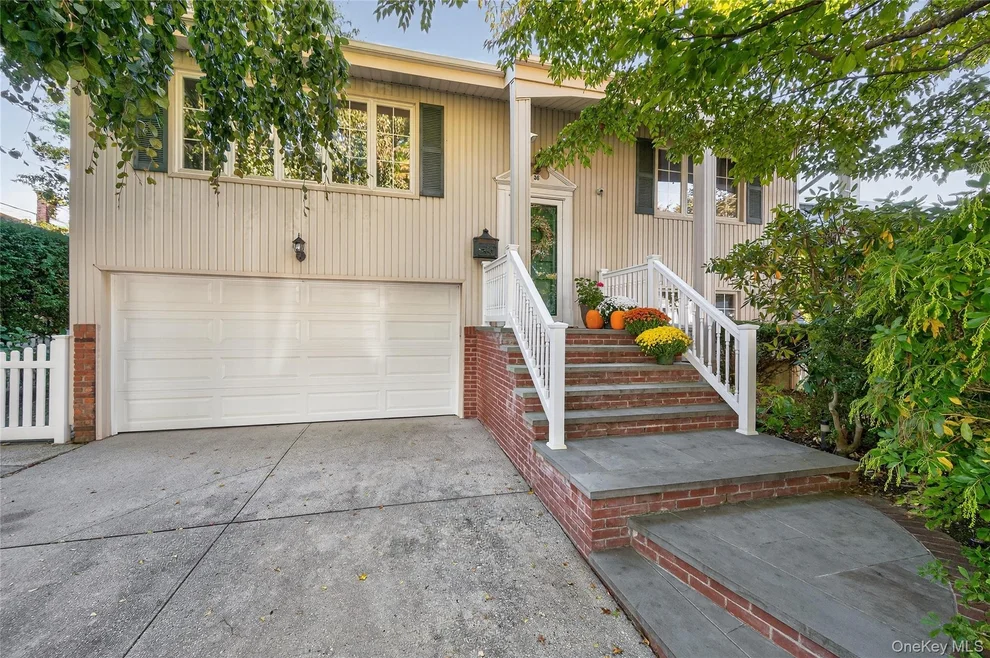 Unit for sale at 36 Fishermans Drive, North Hempstead, NY 11050