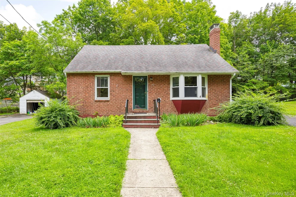 Unit for sale at 32 N Oakwood Terrace, New Paltz, NY 12561
