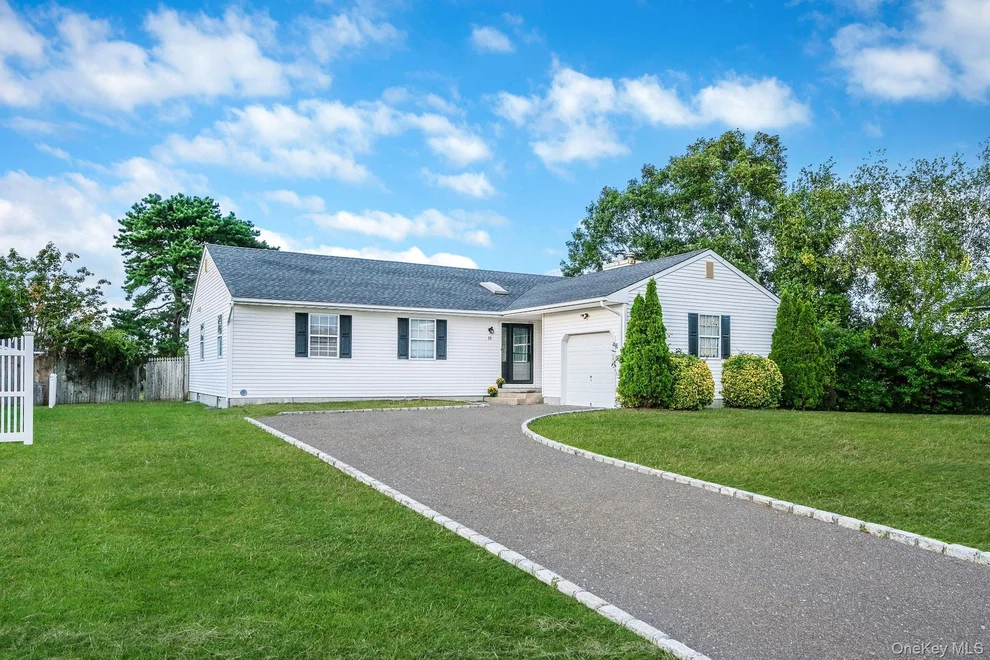 Unit for sale at 15 Sun Valley Lane, Brookhaven, NY 11713