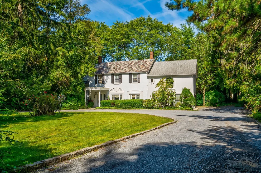 Unit for sale at 10 Hemlock Court, Oyster Bay, NY 11771