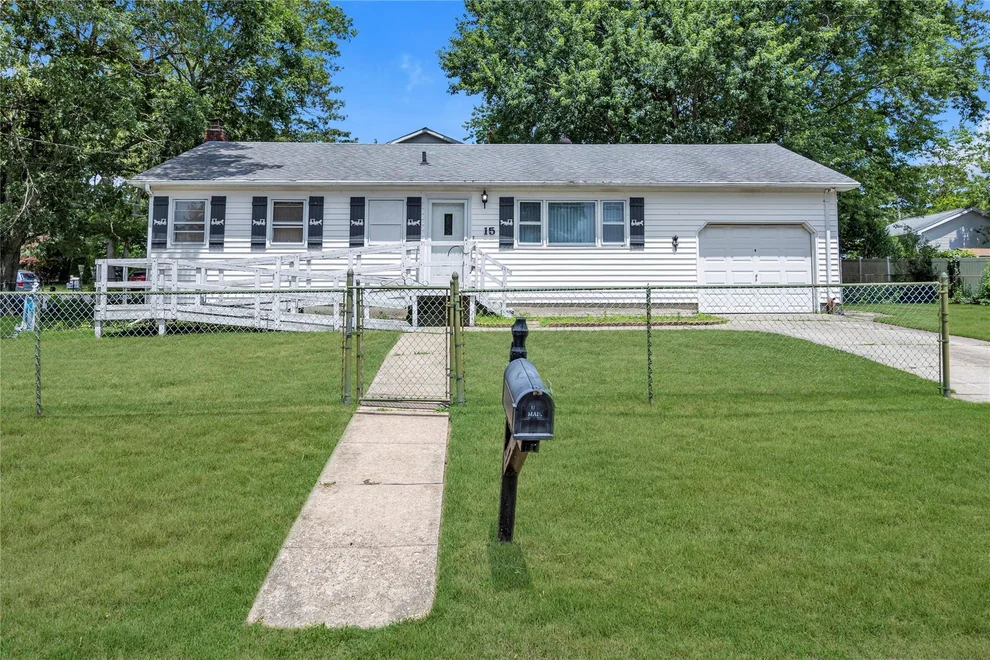 Unit for sale at 15 Pinelawn Avenue, Brookhaven, NY 11738