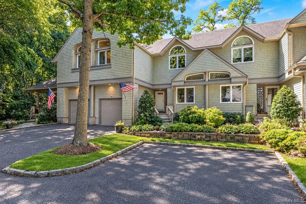 Unit for sale at 14 Insbrook Court, Huntington, NY 11743