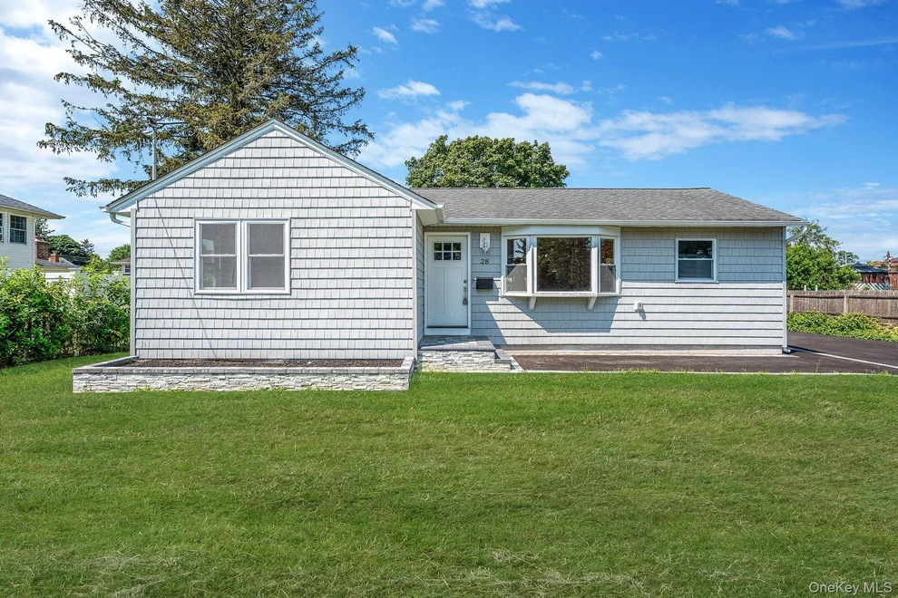 Unit for sale at 28 W 6th Street, Babylon, NY 11729